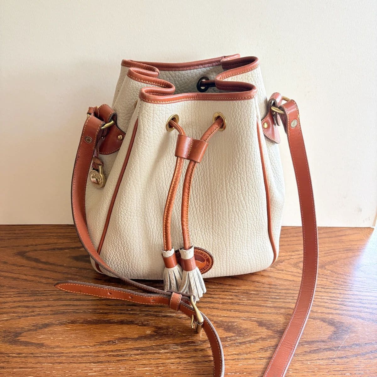 End of Summer Sale:  Books, Cameras, Handbags, Housewares, Jewelry, Lamps, Vintage, Vinyl... photo 9