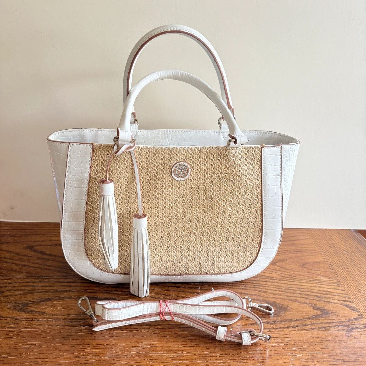 End of Summer Sale:  Books, Cameras, Handbags, Housewares, Jewelry, Lamps, Vintage, Vinyl... photo 12
