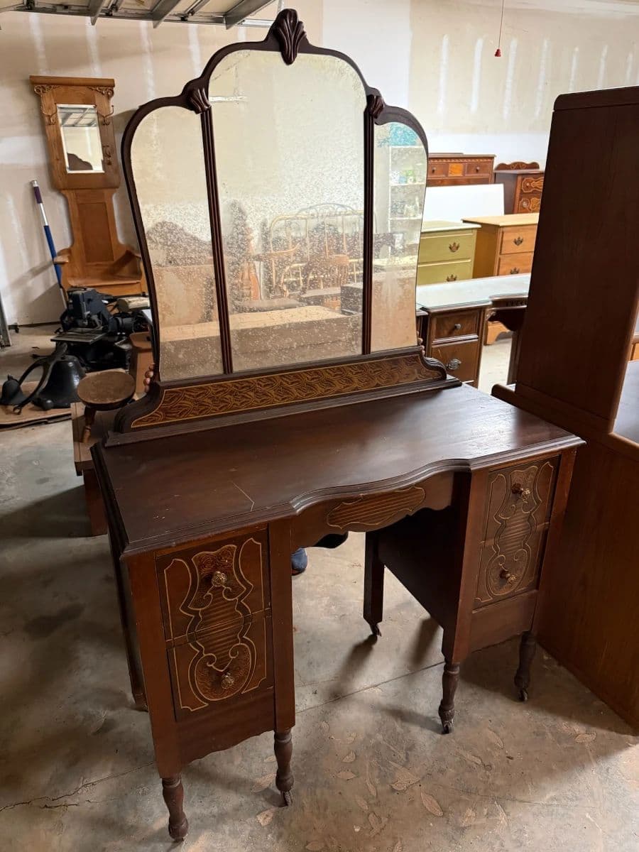 Cotswold Estate Sale – Antiques, Furniture & Vintage Finds photo 11