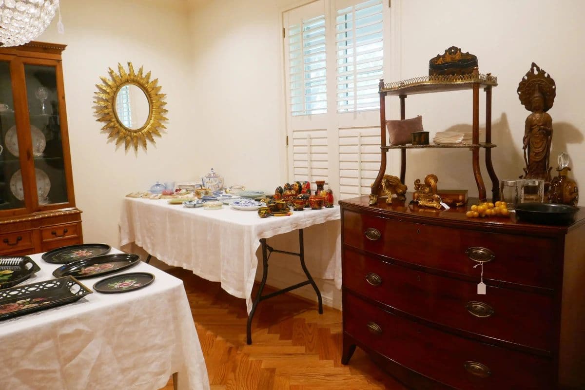 BEAUTIFUL Briargrove Park Estate Sale photo 12