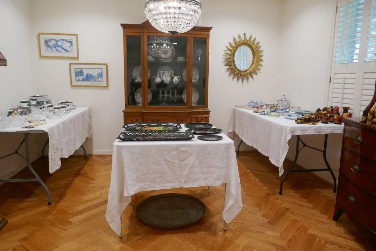 BEAUTIFUL Briargrove Park Estate Sale photo 11
