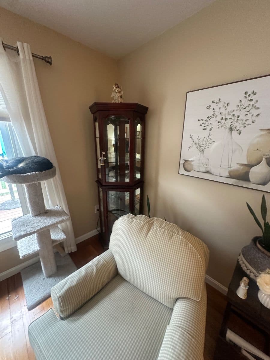 Estate sale photo 9