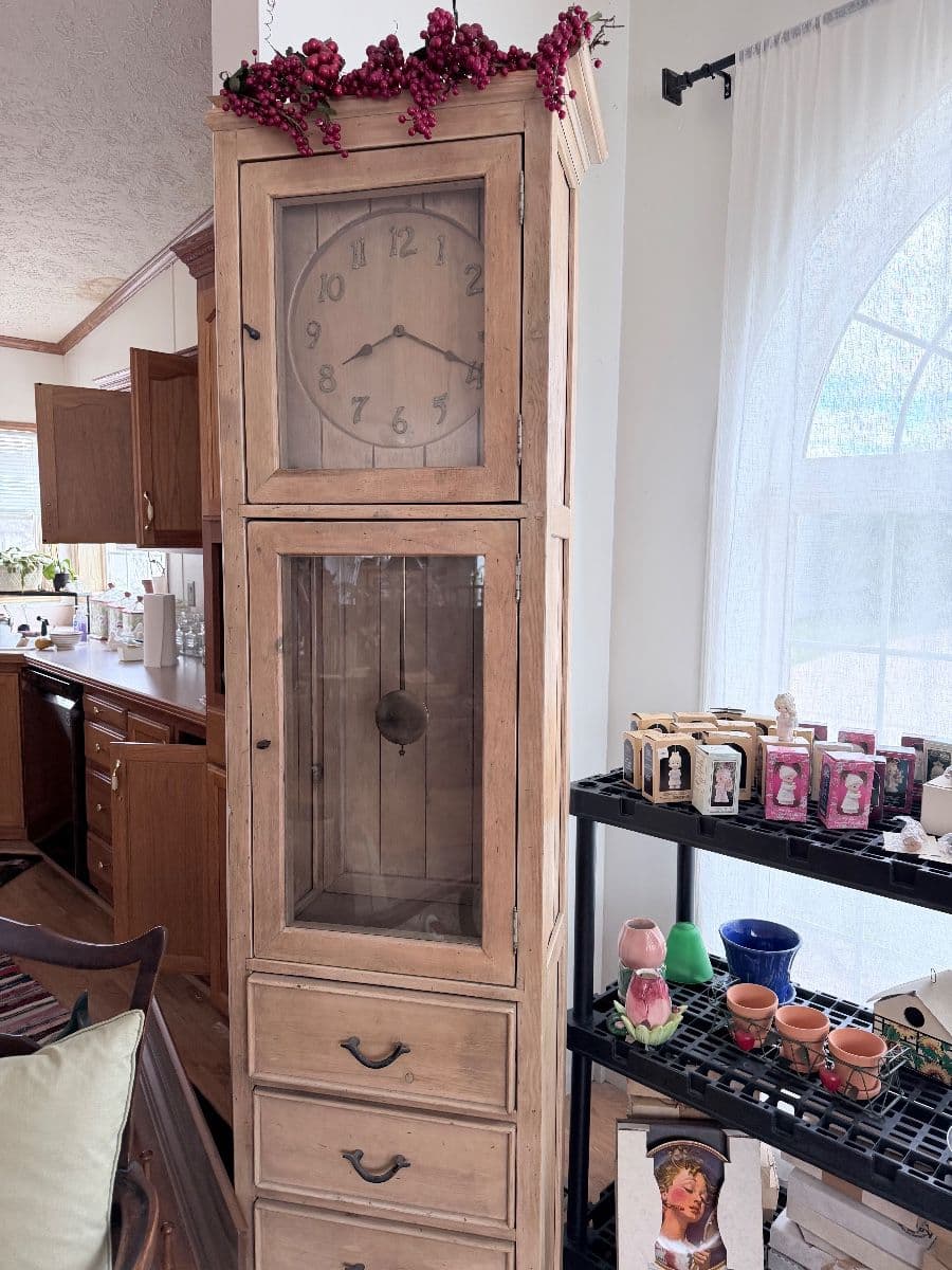 Macomb Sale Full of Surprises photo 12