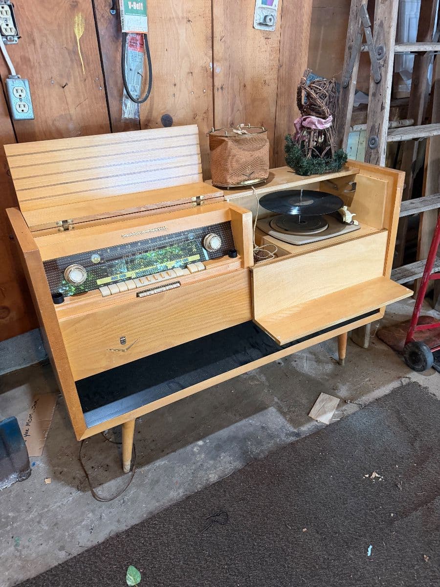 Broadview Heights Estate Sale photo 1