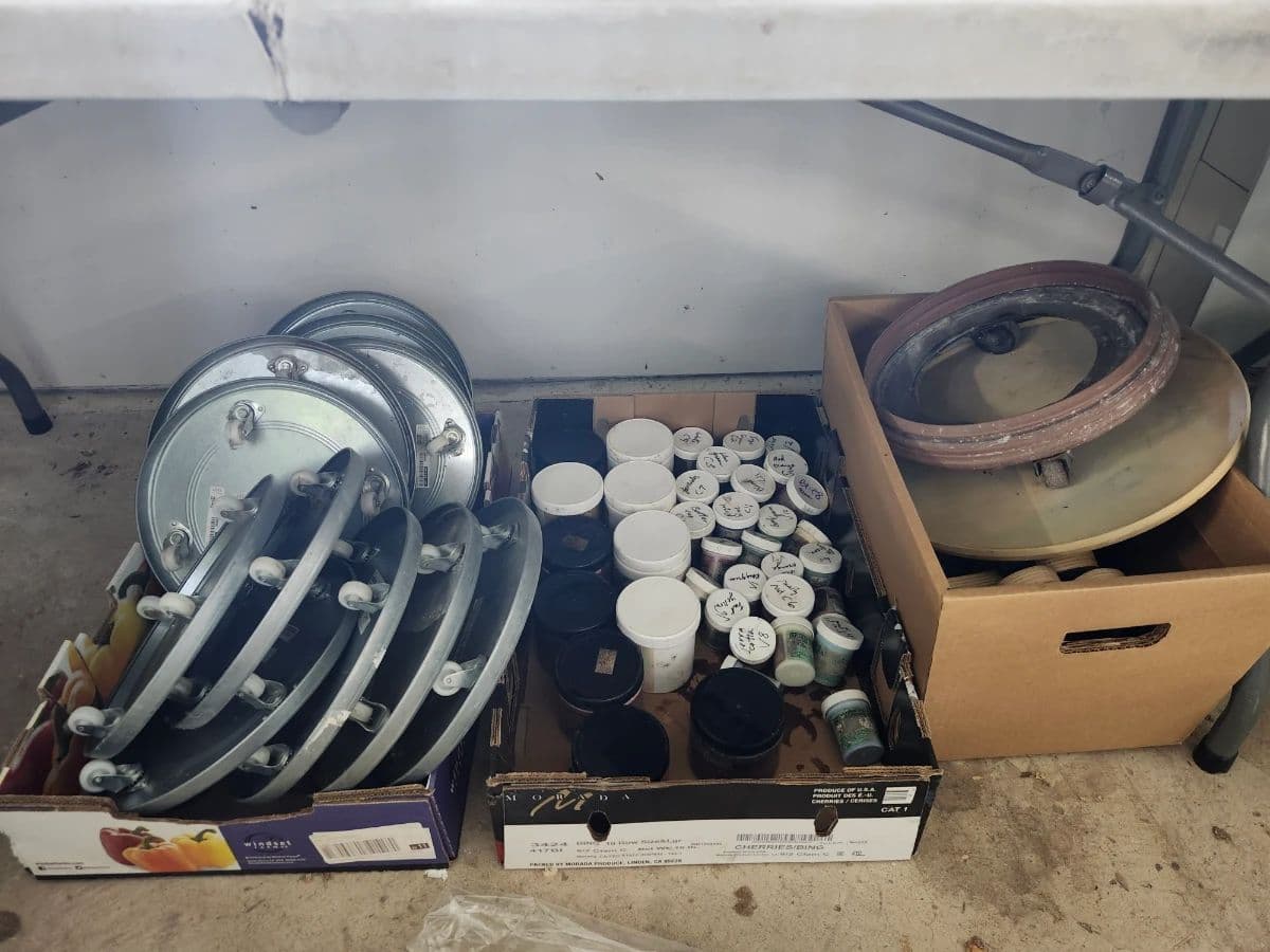 Oregon City Pottery, Art Studio, Vacuum Tube & Electronics Estate Sale photo 9