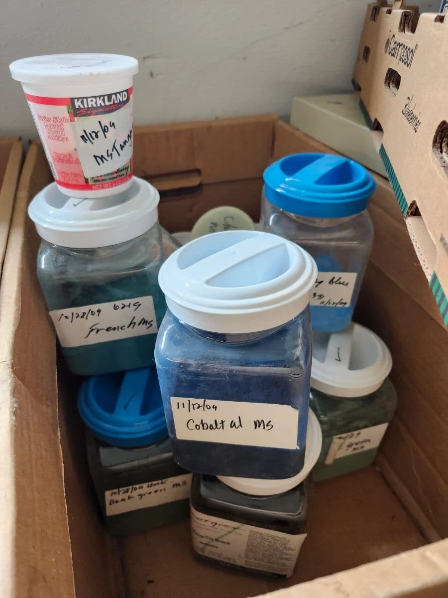 Oregon City Pottery, Art Studio, Vacuum Tube & Electronics Estate Sale photo 12
