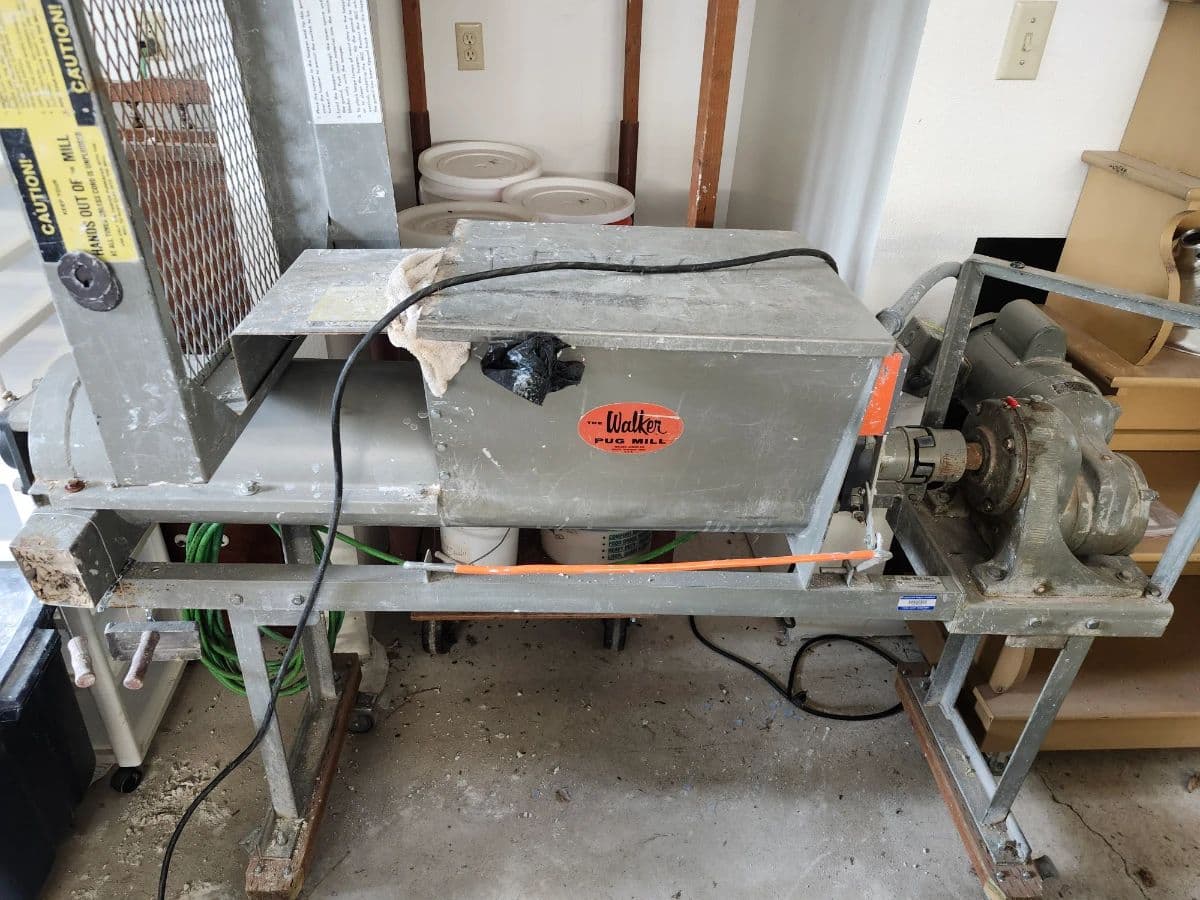 Oregon City Pottery, Art Studio, Vacuum Tube & Electronics Estate Sale photo 1