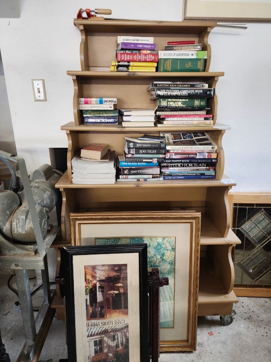 Oregon City Pottery, Art Studio, Vacuum Tube & Electronics Estate Sale photo 8