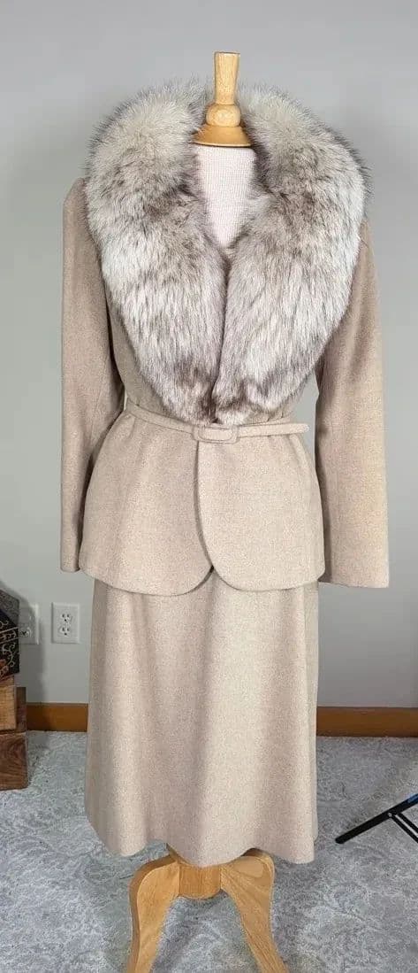 CTBIDS Fashion, Art & Fine Furnishings in Mt. Adams Online Auction - Ends 9/23! photo 3