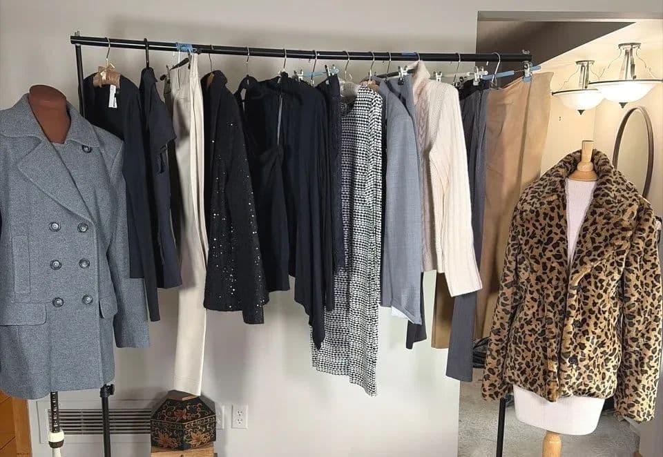 CTBIDS Fashion, Art & Fine Furnishings in Mt. Adams Online Auction - Ends 9/23! photo 6