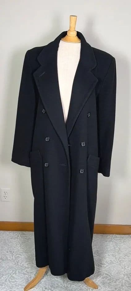 CTBIDS Fashion, Art & Fine Furnishings in Mt. Adams Online Auction - Ends 9/23! photo 11