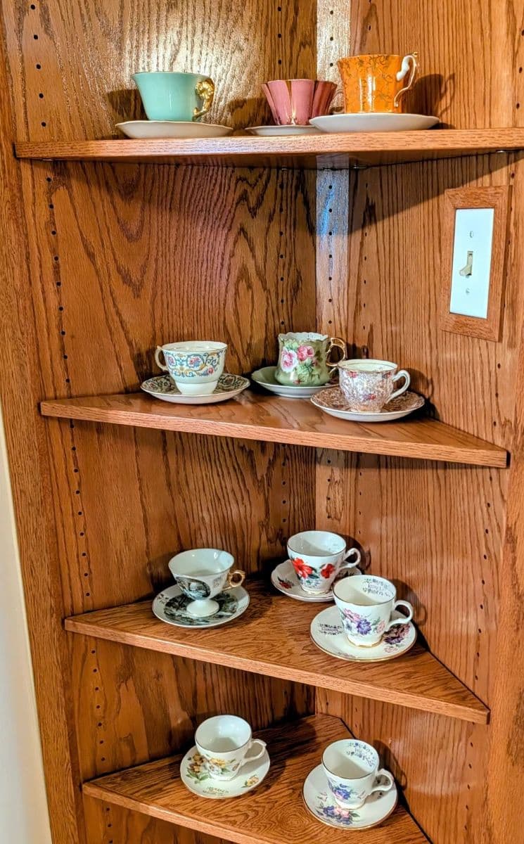 Shelbyville ~ Estate Sale of Larry & Martha Perry photo 9