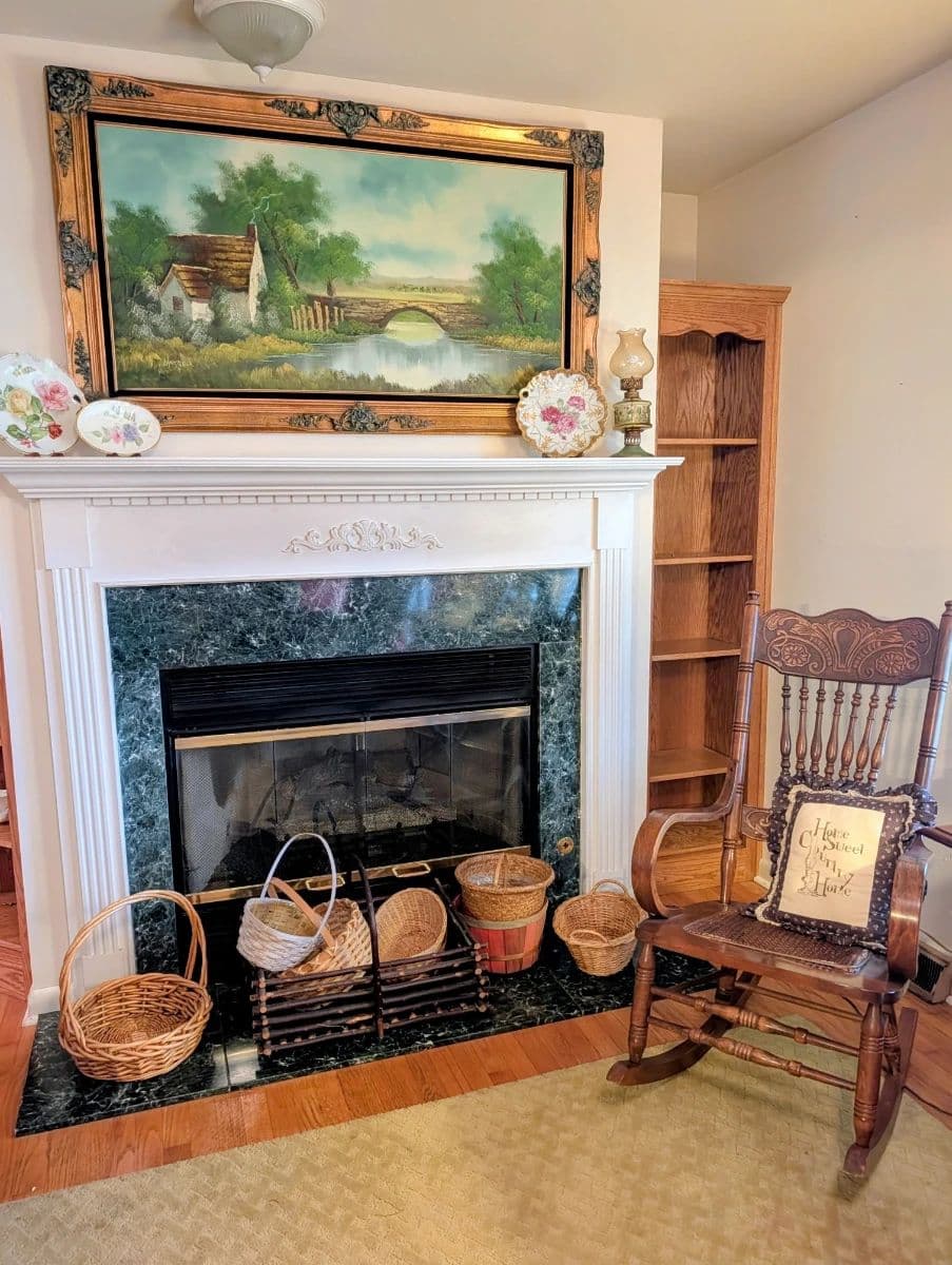Shelbyville ~ Estate Sale of Larry & Martha Perry photo 2