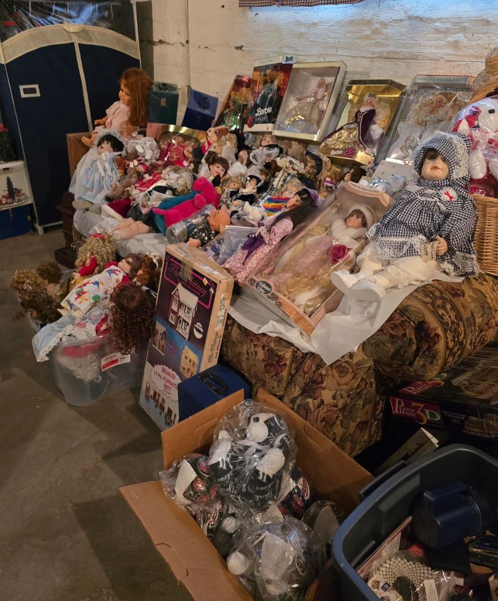 Pekin Estate Sale by There's No Place Like Home Estate Sales, LLC photo 11
