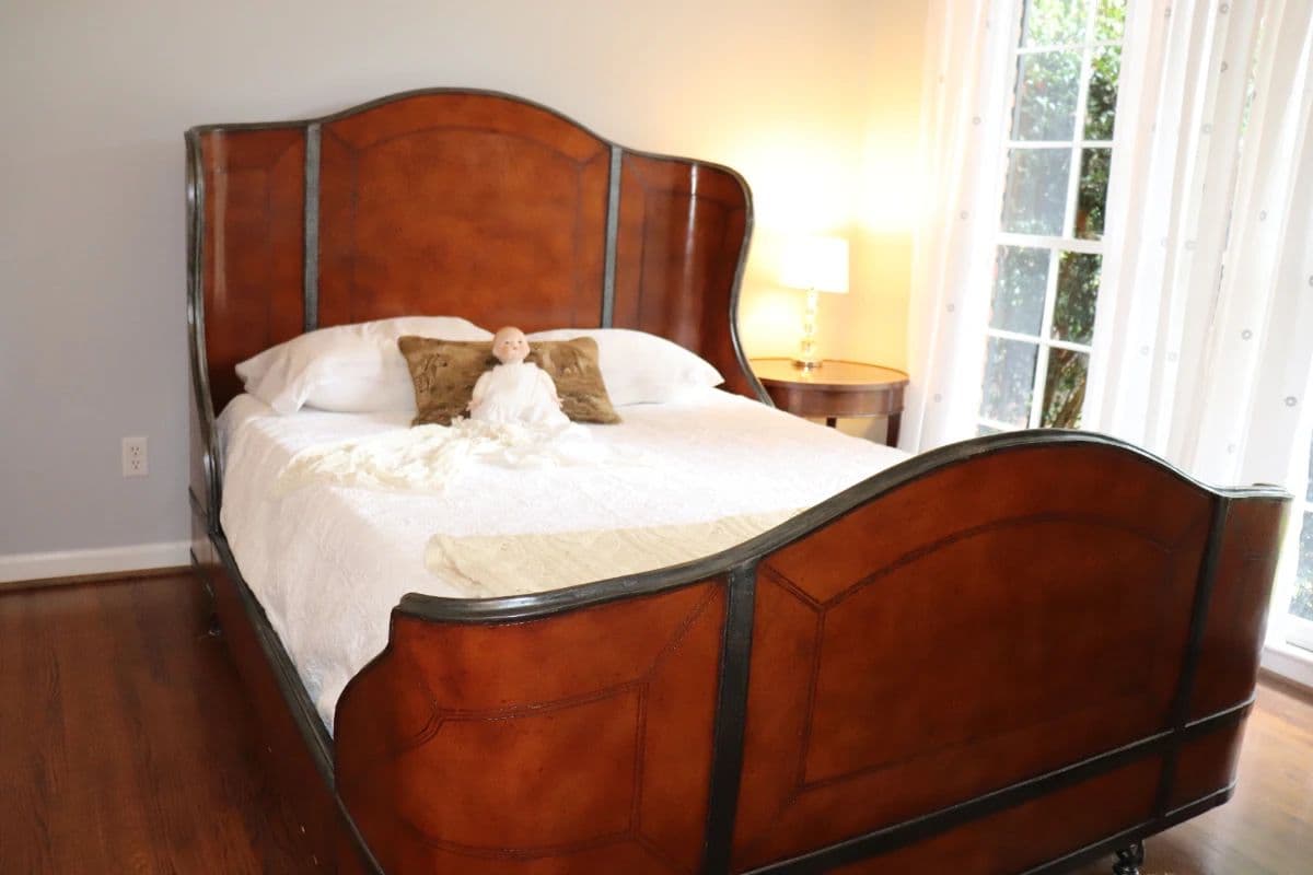 Amazing Kingswood Estate Sale!! photo 2