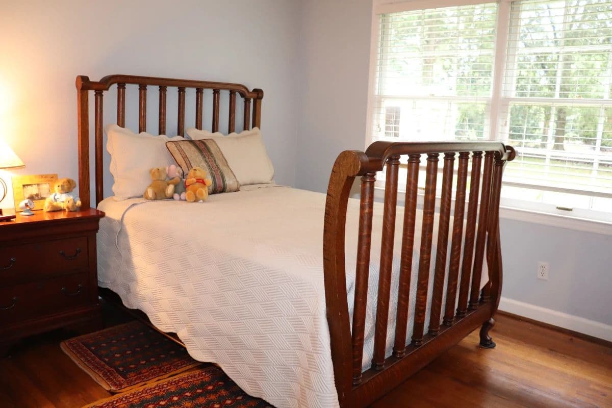 Amazing Kingswood Estate Sale!! photo 4