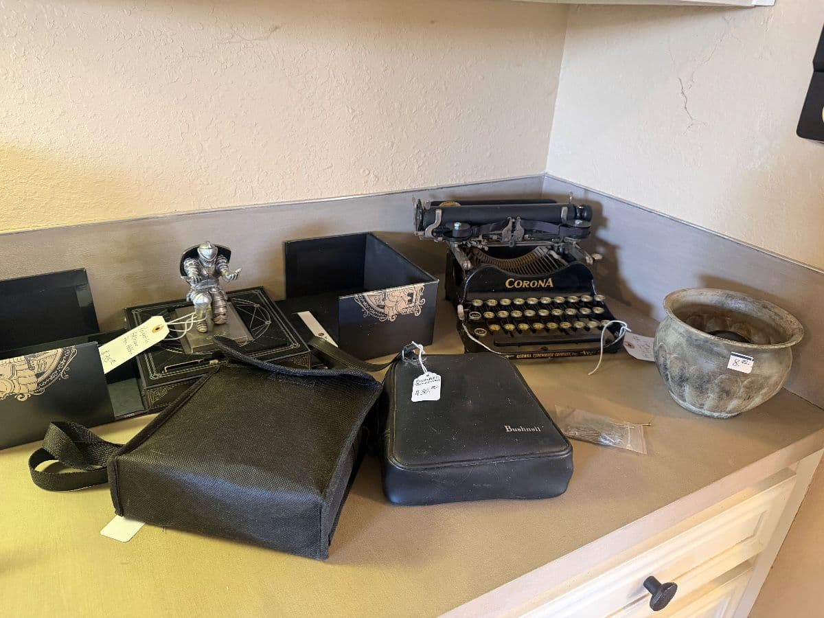 Lamar  Coat’s estate sales photo 6