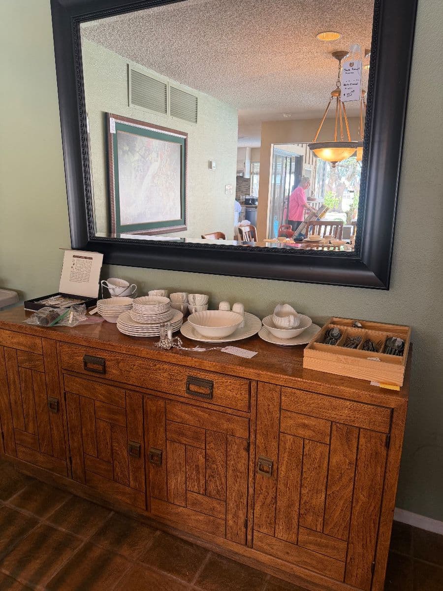 Lamar  Coat’s estate sales photo 3