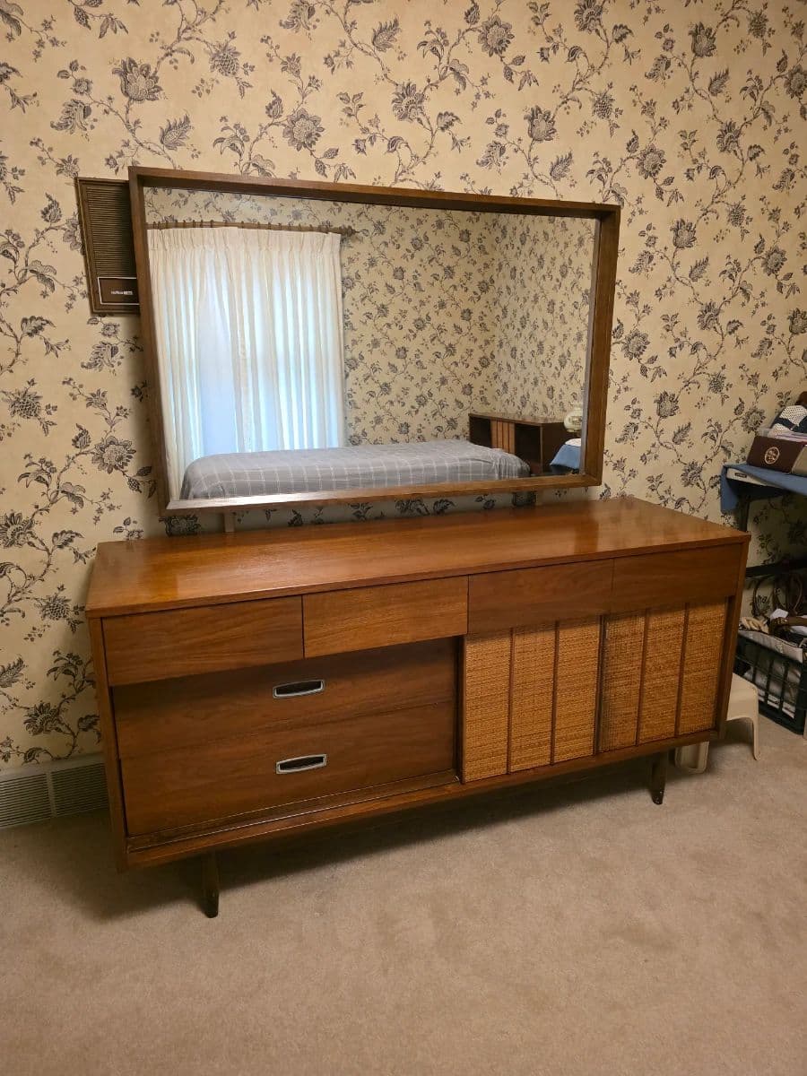 Premier Home, Fabulous Mid-Century Items and Much More!! photo 4