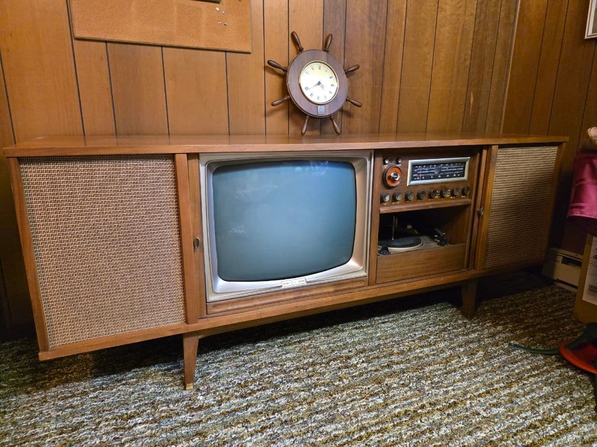 Premier Home, Fabulous Mid-Century Items and Much More!! photo 1