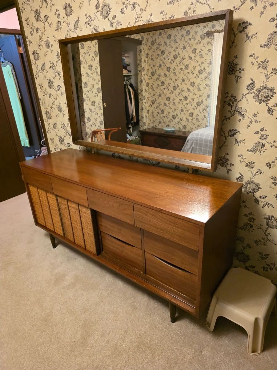 Premier Home, Fabulous Mid-Century Items and Much More!! photo 8