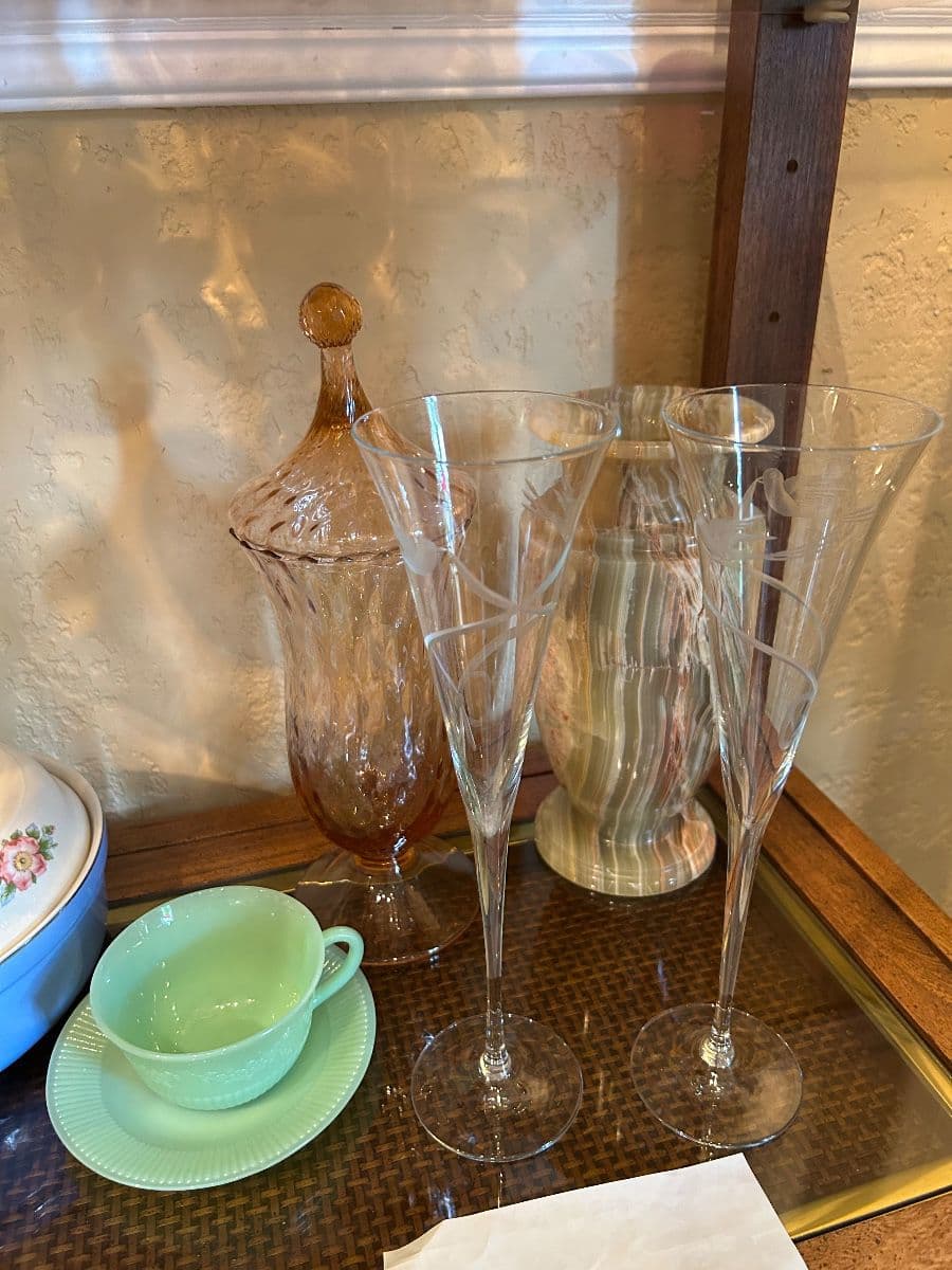 NICE PECULIAR ESTATE SALE photo 10