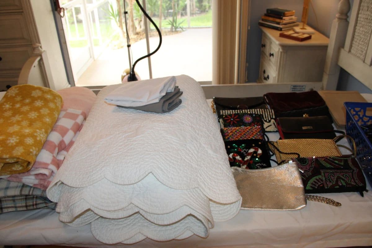 Village of Santo Domingo Estate sale photo 10