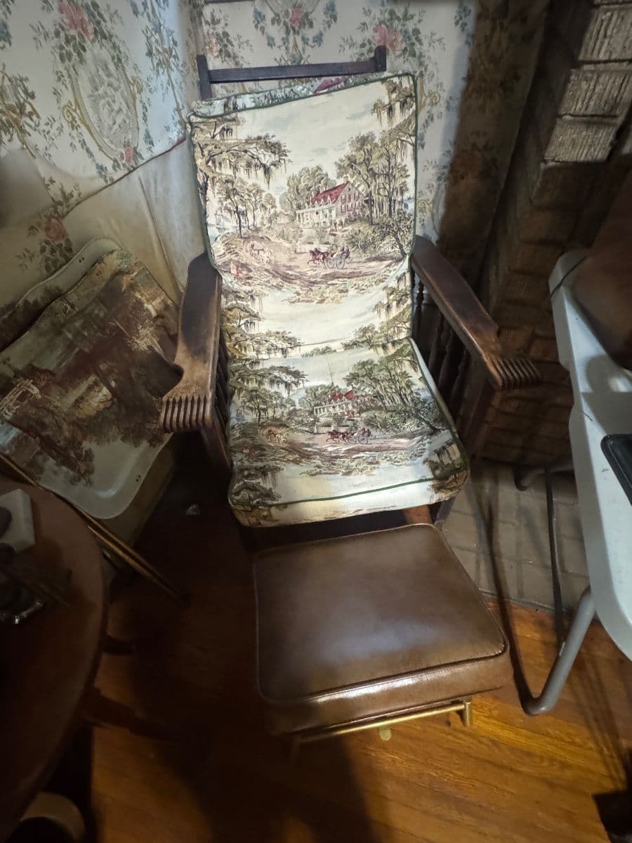 A “Timeless” Capsule of Collections in Plaza Midwood, 9/27 50% OFF Sunday Sale! photo 7