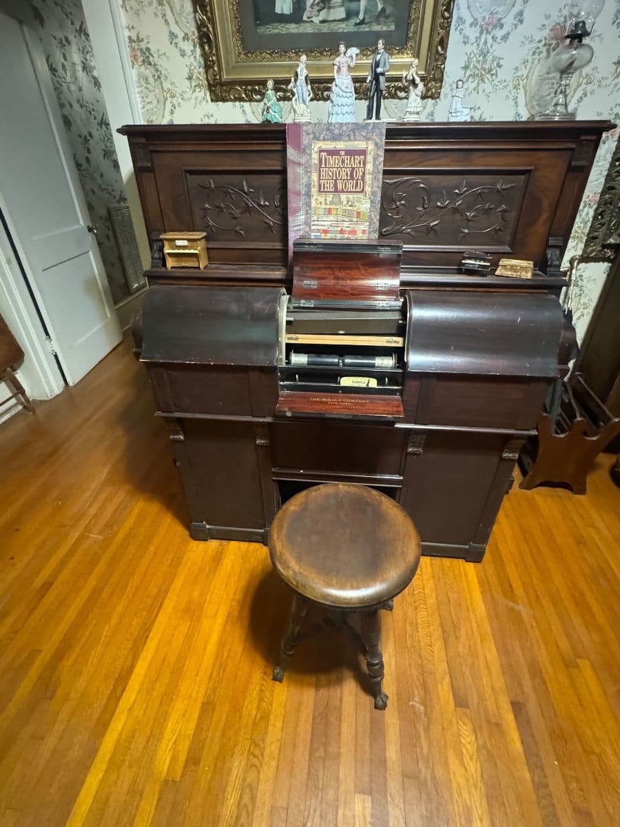 A “Timeless” Capsule of Collections in Plaza Midwood, 9/27 50% OFF Sunday Sale! photo 8