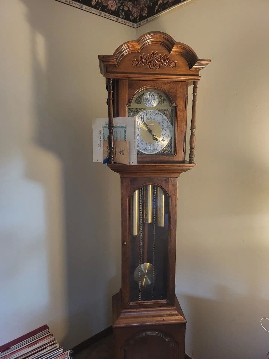 GAHANNA 3 DAY MULTI- GEN ESTATE TAG SALE photo 7