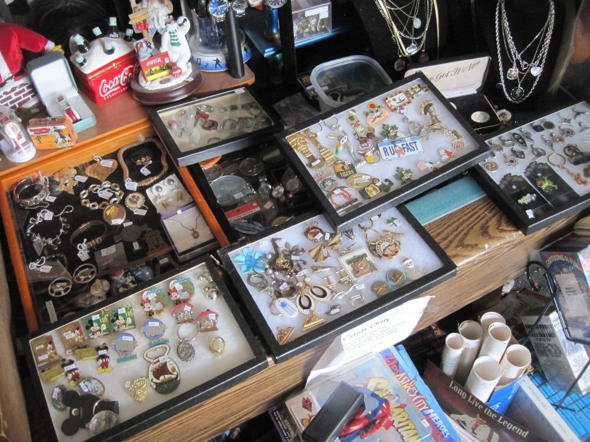 Livonia Sale photo 9