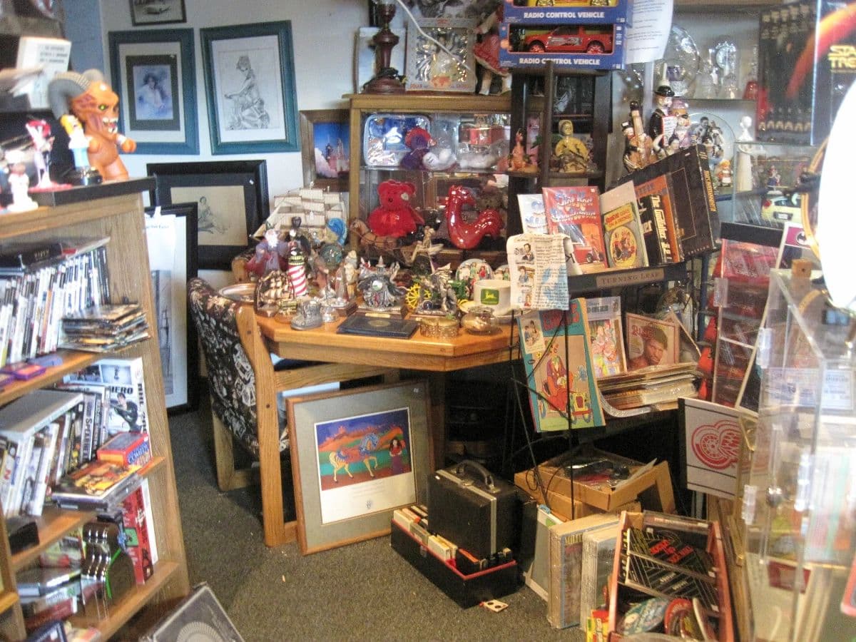 Livonia Sale photo 2