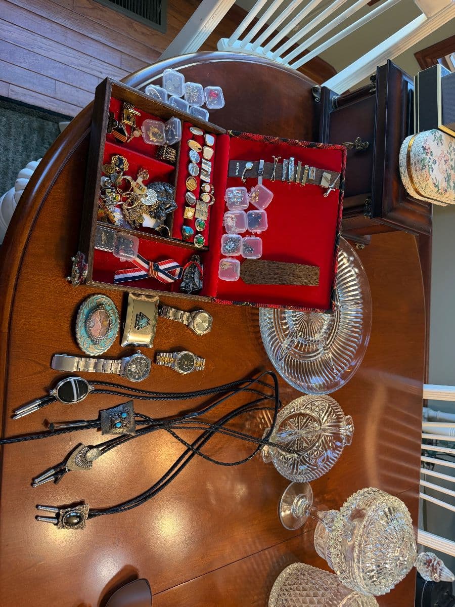 Clean Country Estate Sale with Ray-Ban Meta Glasses, Power Reclining Furniture & More photo 8