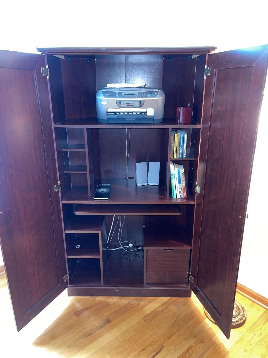 Upscale Furniture, Art, Jewelry, Clothes, Purses, and tons more! photo 2