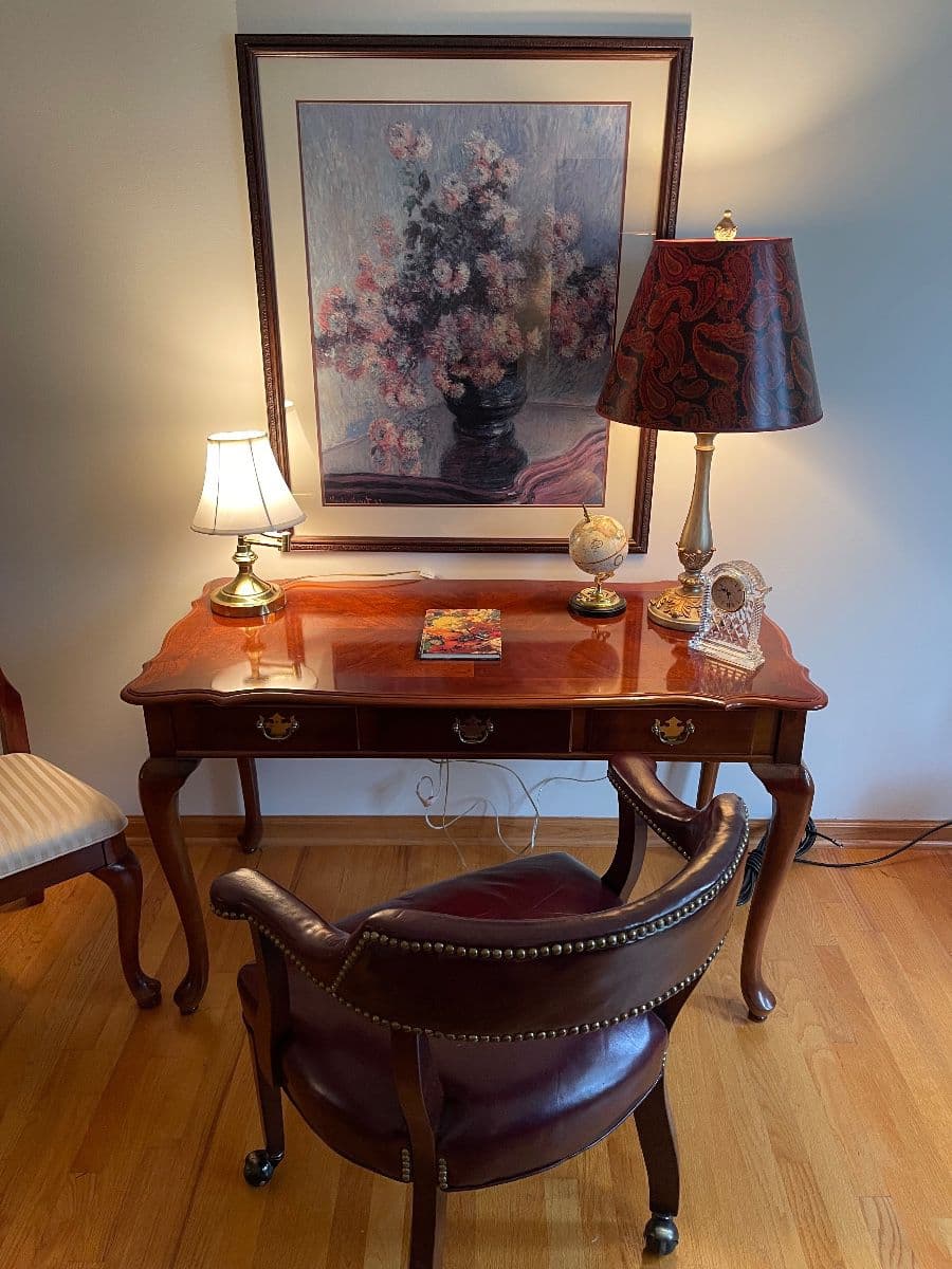 Upscale Furniture, Art, Jewelry, Clothes, Purses, and tons more! photo 4