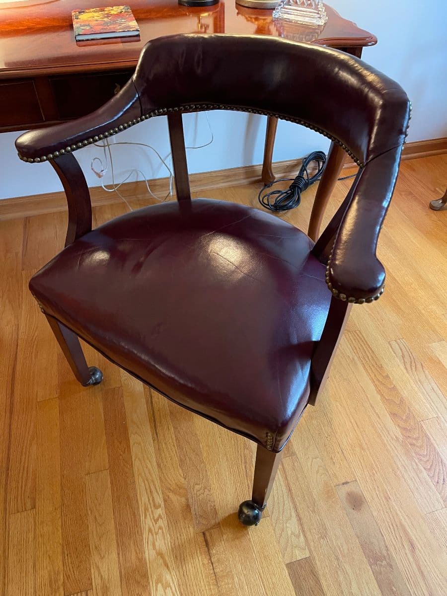 Upscale Furniture, Art, Jewelry, Clothes, Purses, and tons more! photo 7