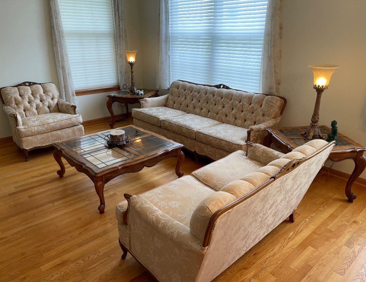 Upscale Furniture, Art, Jewelry, Clothes, Purses, and tons more! photo 9