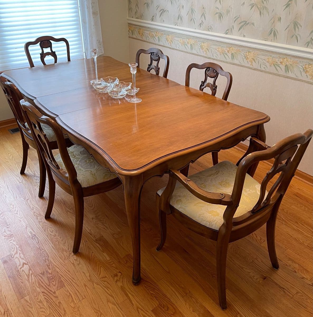 Upscale Furniture, Art, Jewelry, Clothes, Purses, and tons more! photo 8