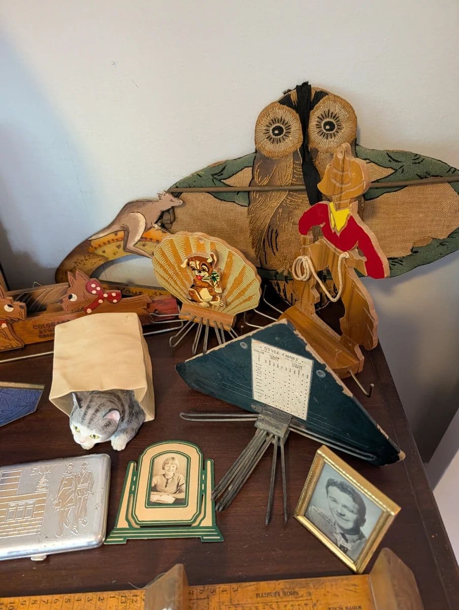 Packed East Sacramento Vintage Estate Sale – 1950s, MCM, Clothing, Books & Decor. photo 4