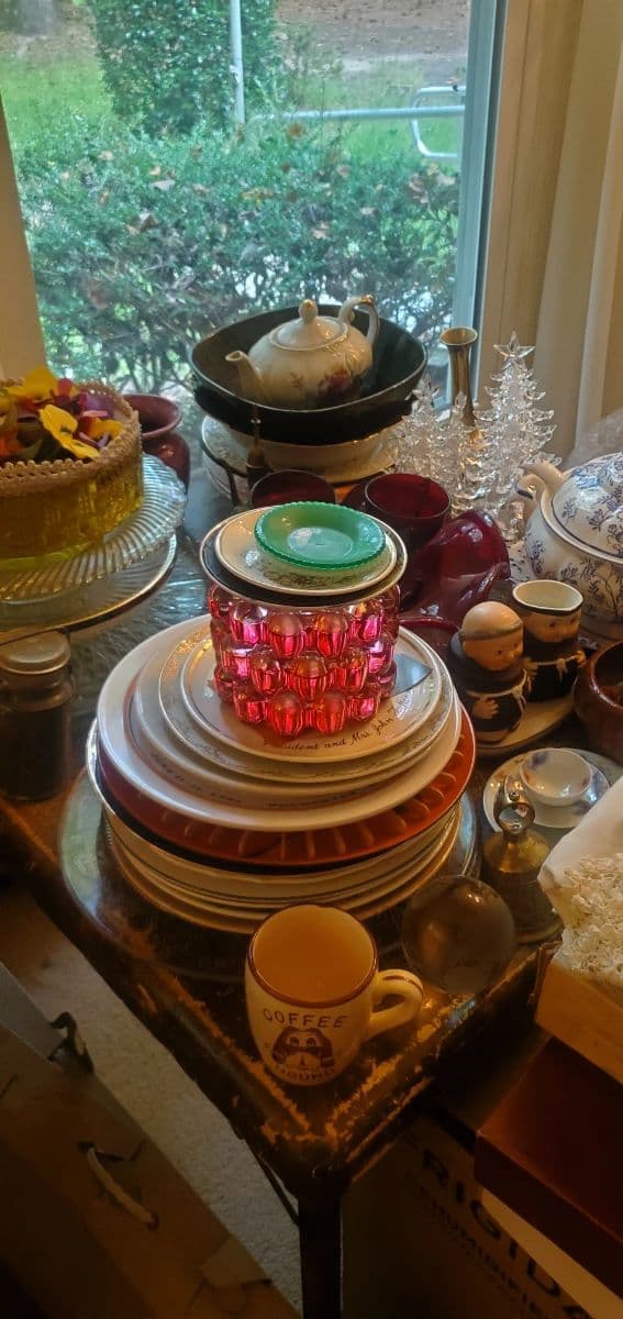Every room is worth exploring! Beautiful Furniture, Antiques, Art, Crystal, Collectibles & tools photo 8
