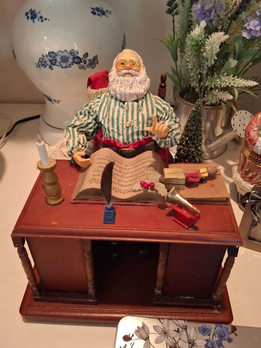 Beautiful things and lots of tools! photo 7