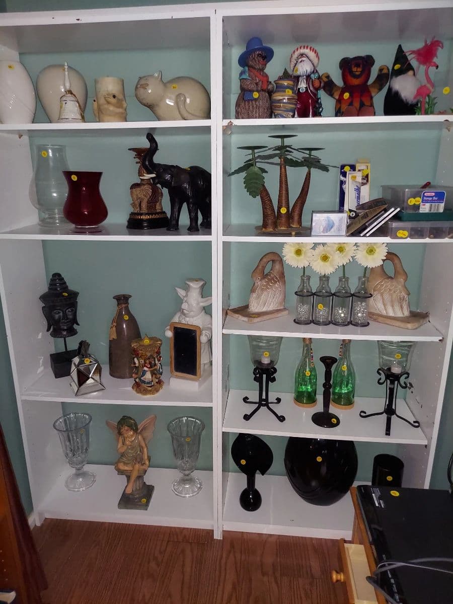 FANTASTICAL HOME FULL OF COLLECTABLES, TRINKETS AND VINTAGE CLOTHING IN GILBERT THIS WEEKEND! photo 11