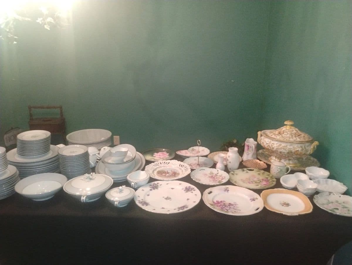 Florissant Estate Sale photo 12