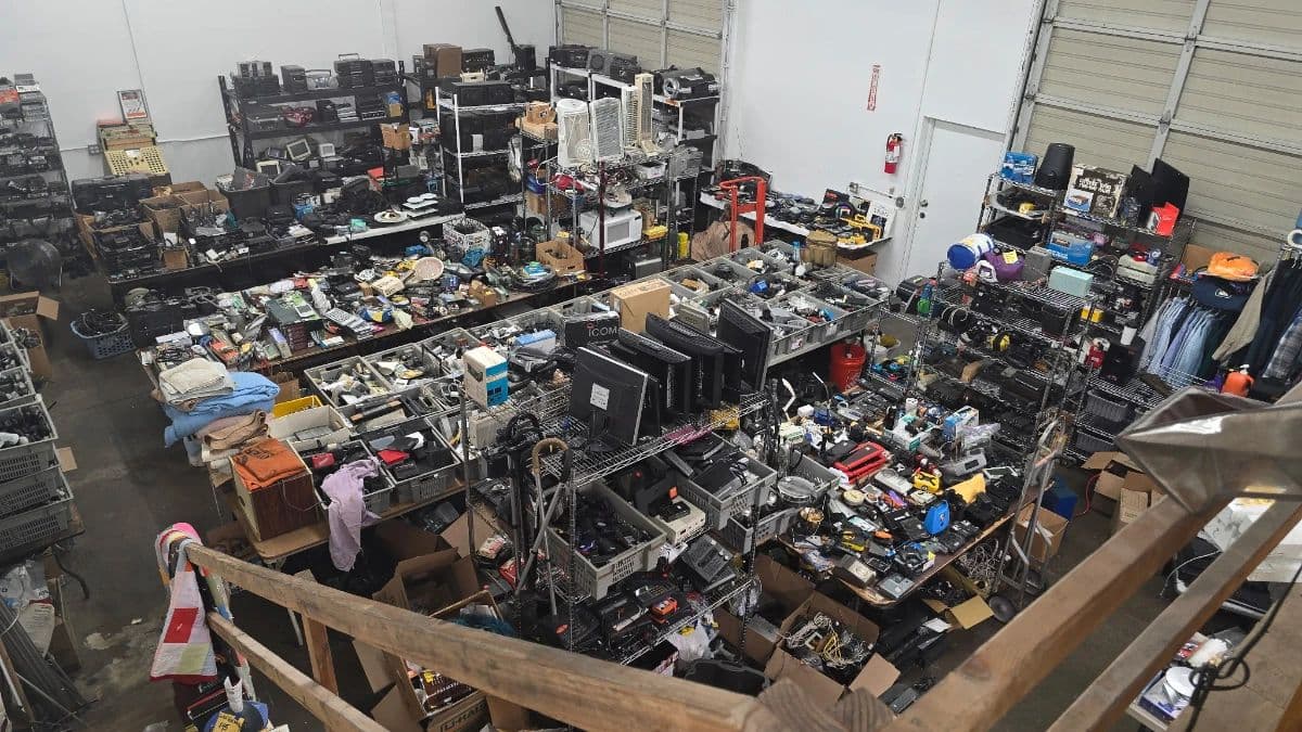 J House Ministries Electronics Estate Sale photo 1