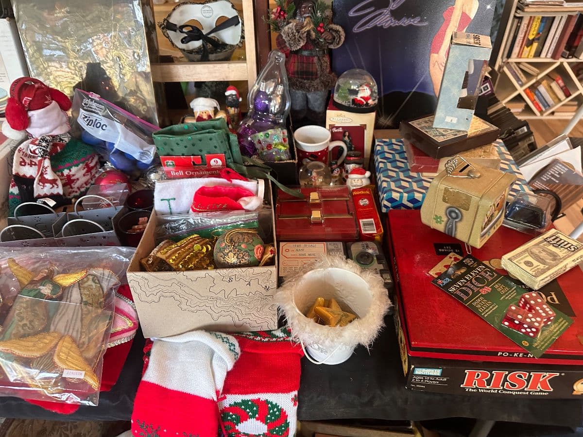 Packed St Johns Condo Estate Sale 50% off Saturday photo 8