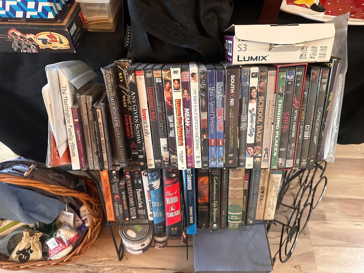 Packed St Johns Condo Estate Sale 50% off Saturday photo 7