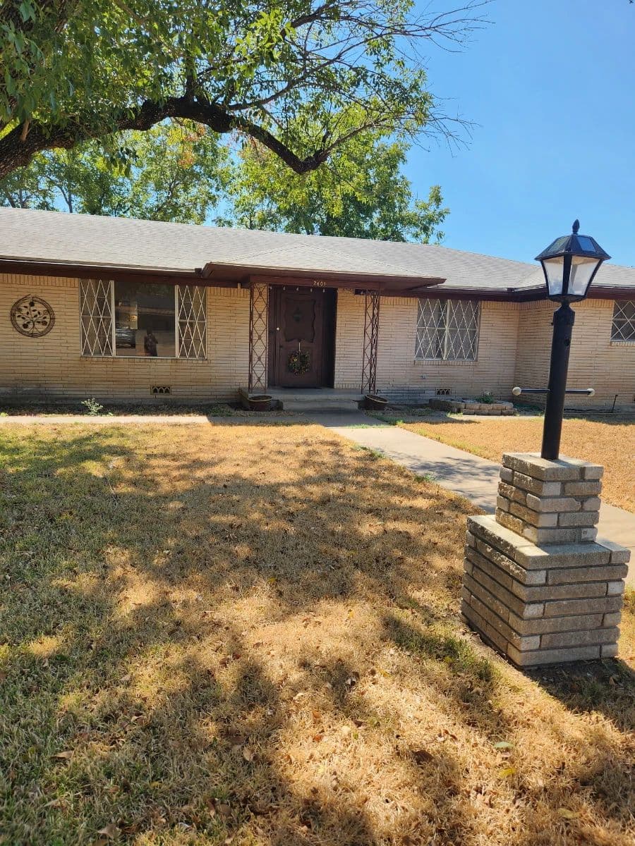Aerl Estate Sale photo 1