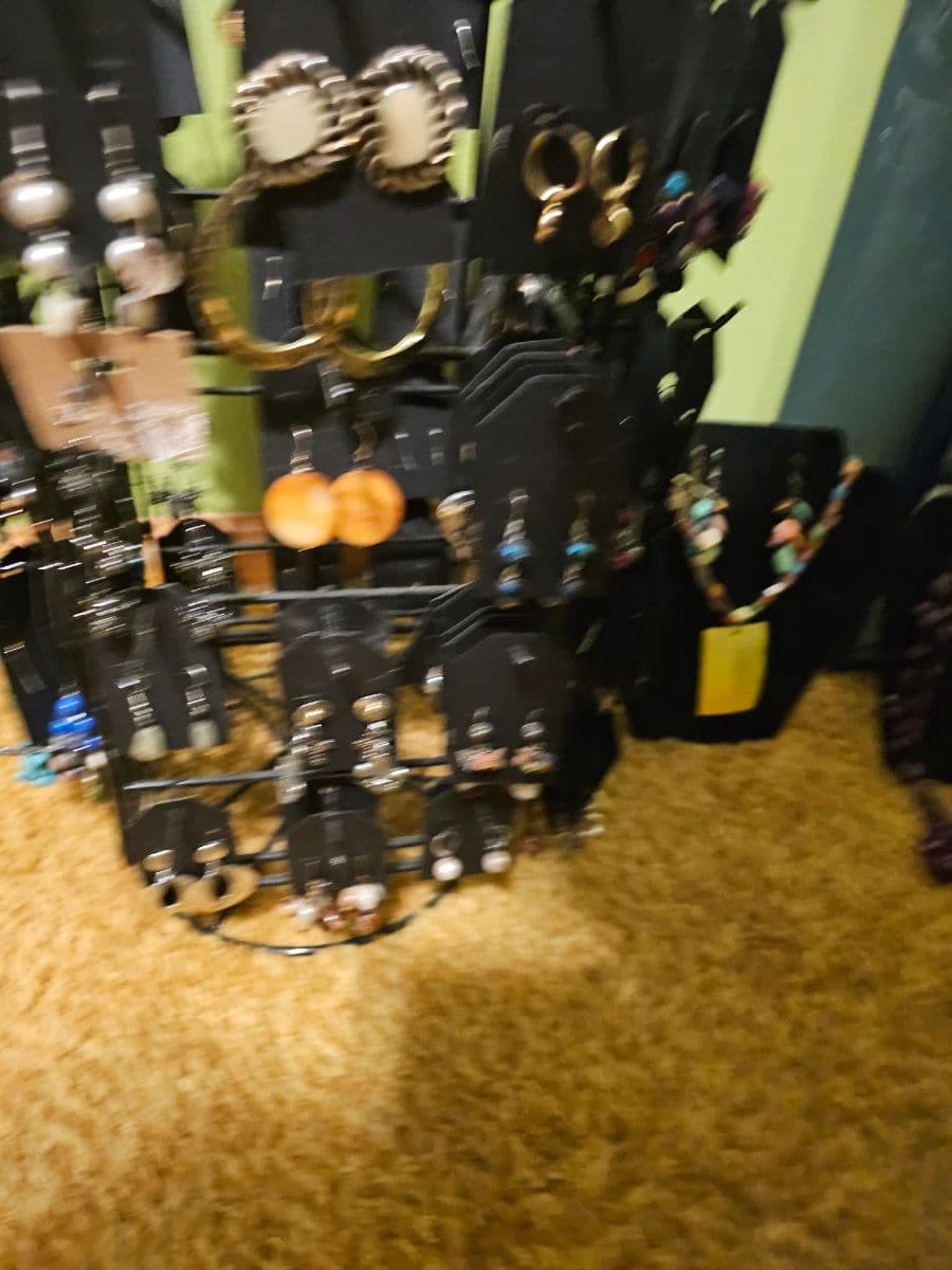 Home decor and clothing boutique paradise photo 10