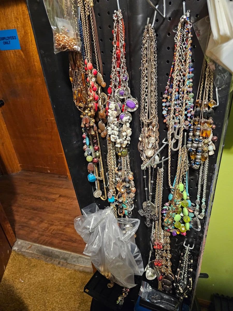 Home decor and clothing boutique paradise photo 5