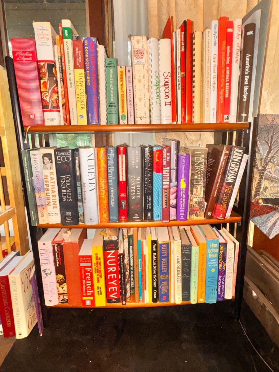 Phase 2: Vintage  Holiday Decor - Records - Books- Vnt Stereo Eqmnt photo 10